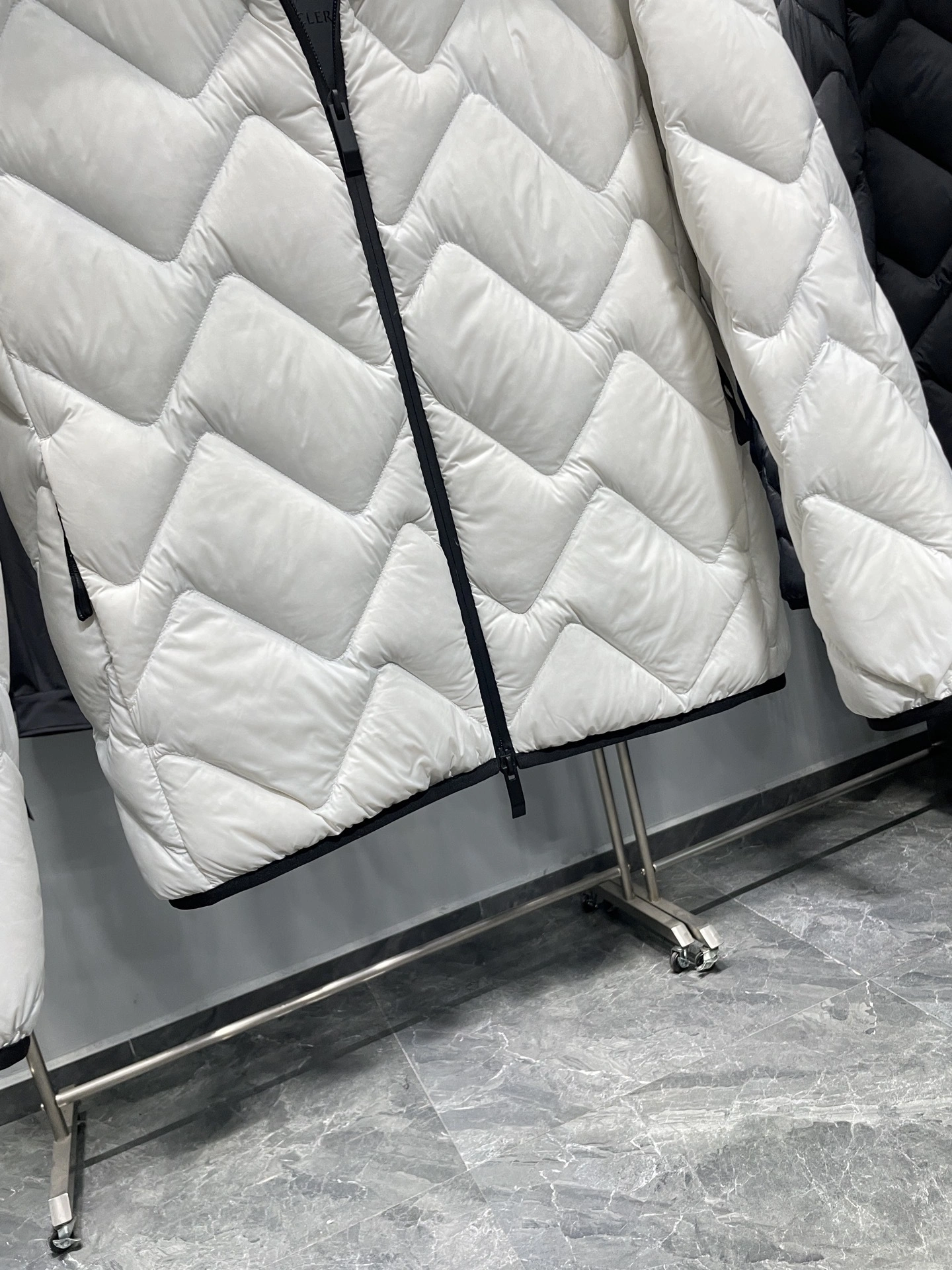 wg.luxury-- 7o9385r Down jacket nylon 2colour item: E-F000J1337-2
